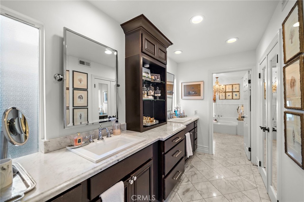 MLS #OC25235390 image #25