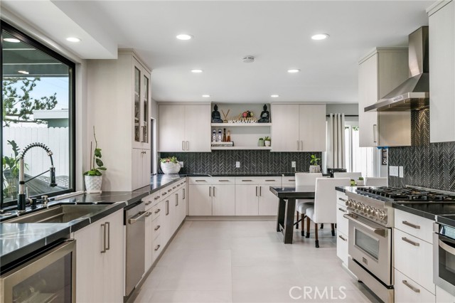 MLS #OC25235397 image #11