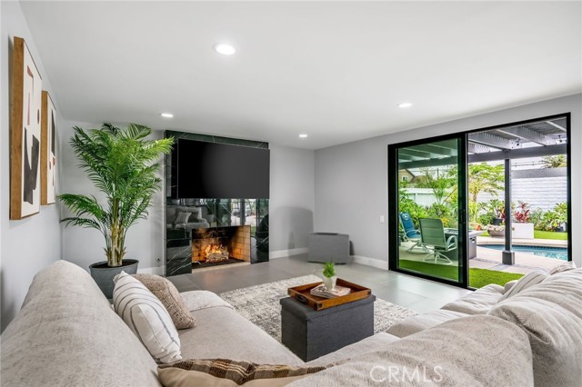 MLS #OC25235397 image #7