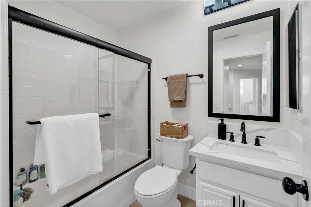 MLS #OC25235474 image #10