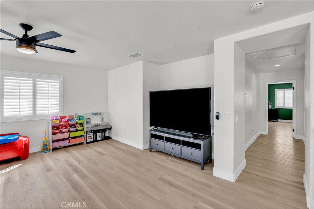 MLS #OC25235474 image #15