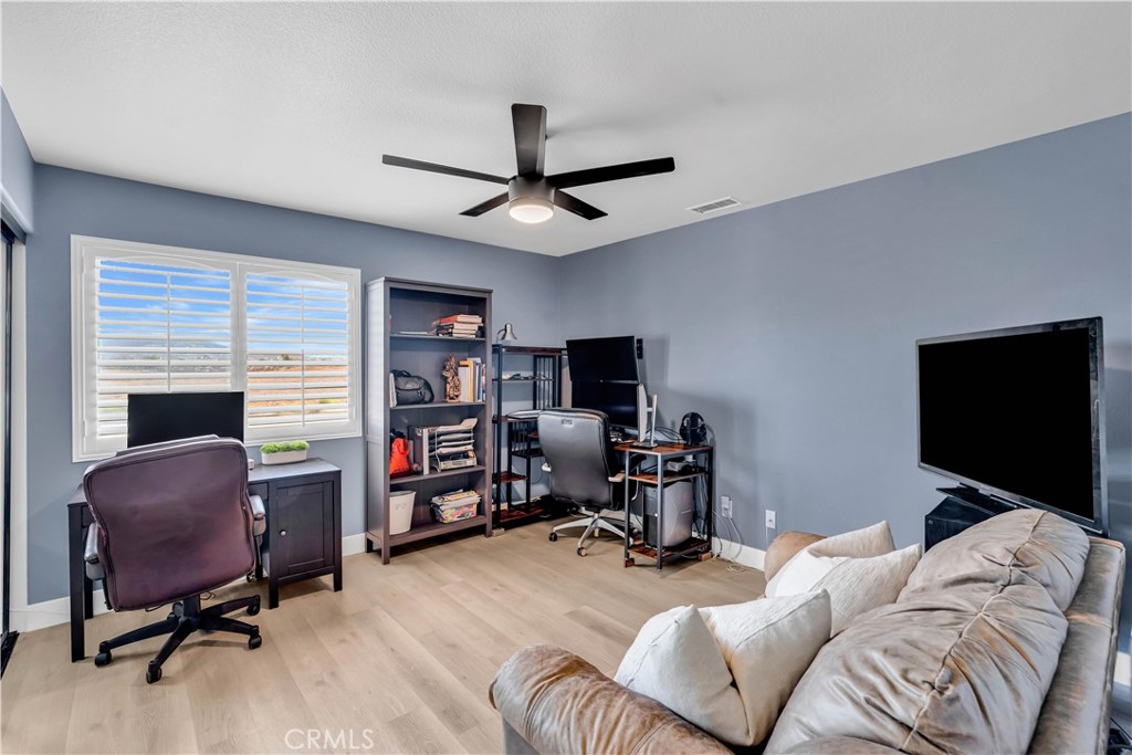 MLS #OC25235474 image #17