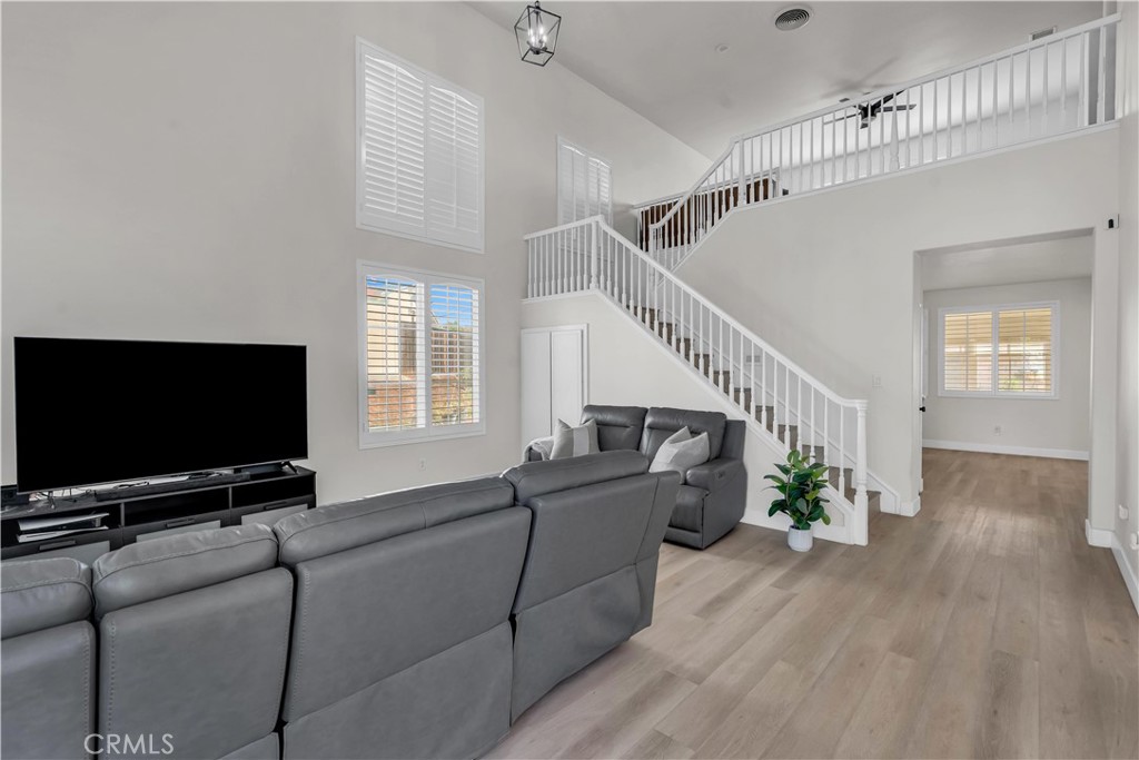 MLS #OC25235474 image #4