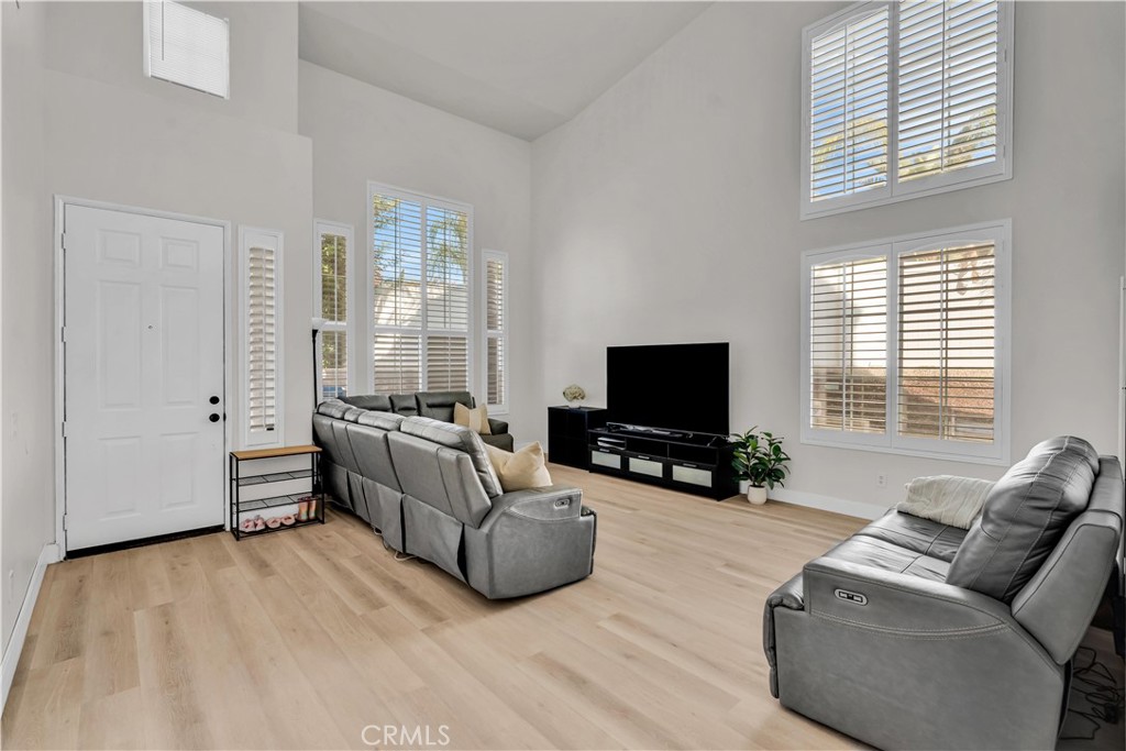 MLS #OC25235474 image #5