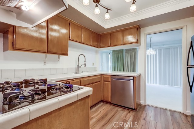 MLS #OC25235493 image #6