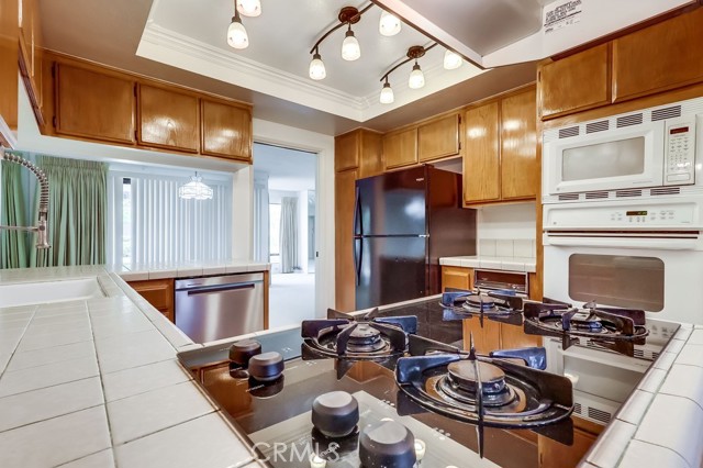 MLS #OC25235493 image #7