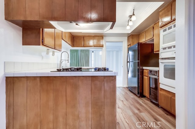 MLS #OC25235493 image #9