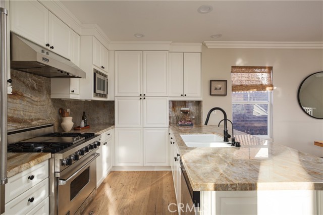 MLS #OC25235503 image #2