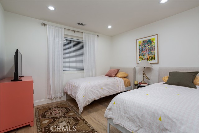 MLS #OC25235503 image #25