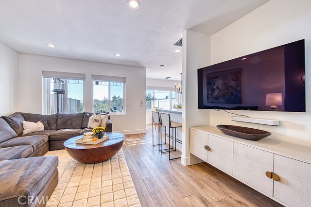 MLS #OC25235548 image #11