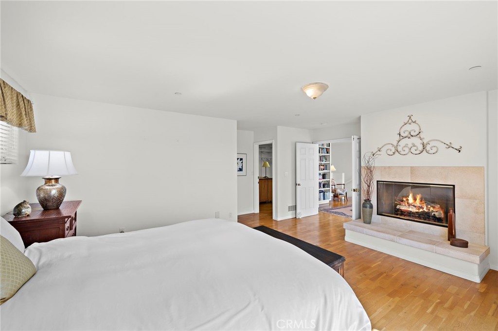 MLS #OC25235642 image #26