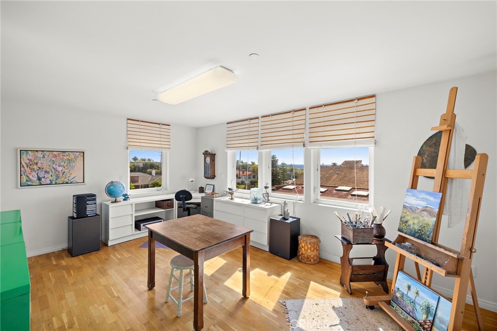 MLS #OC25235642 image #34