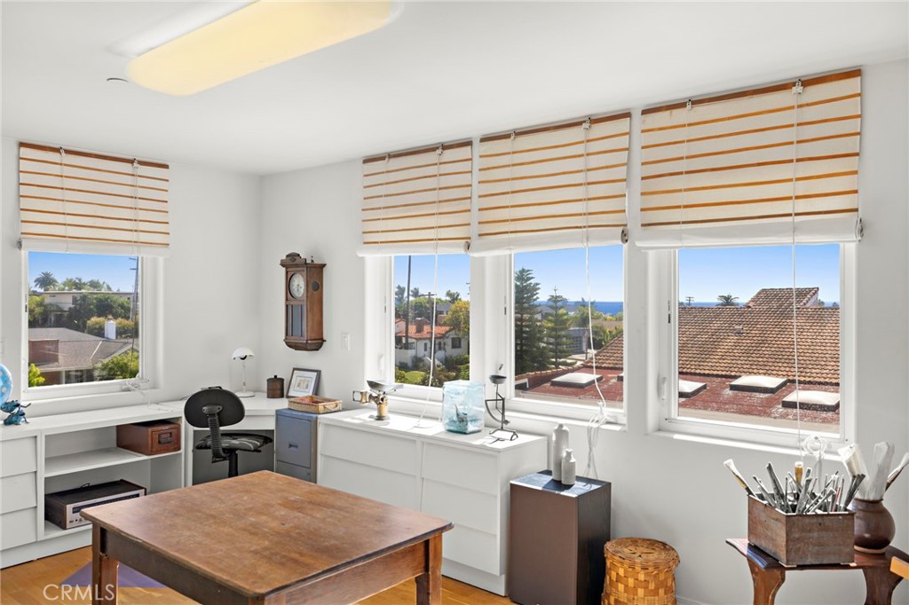 MLS #OC25235642 image #35