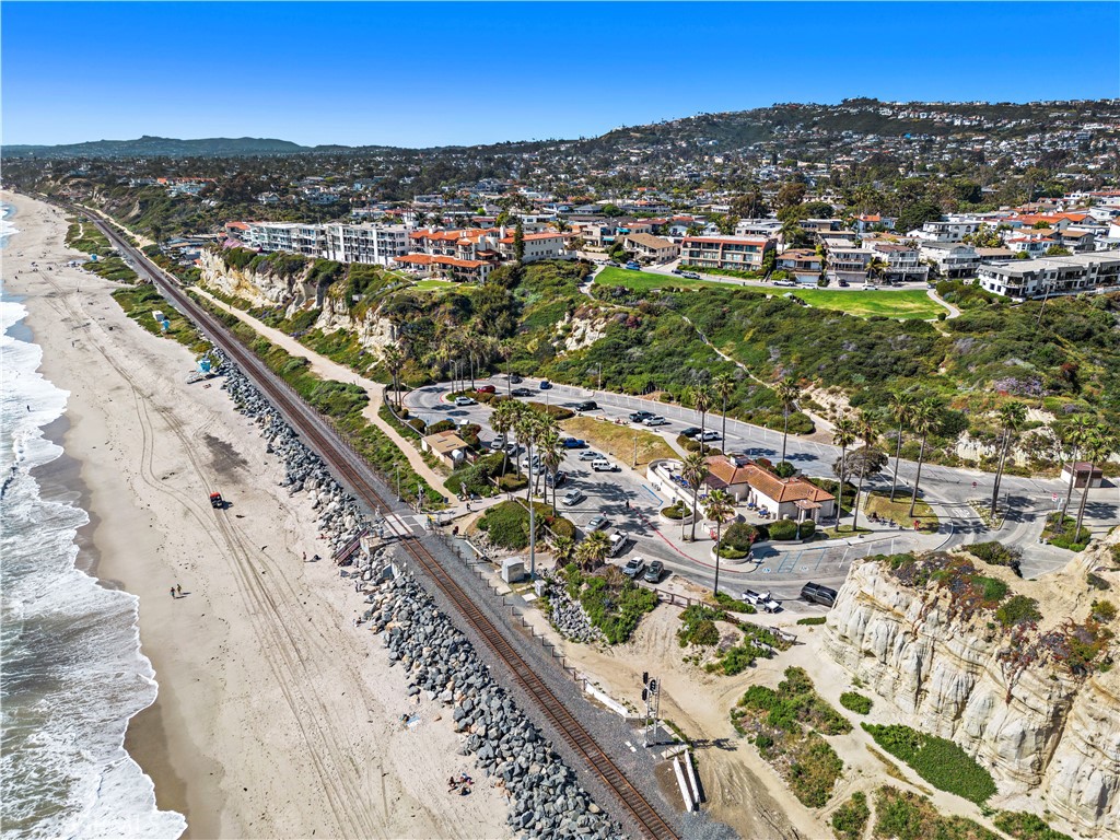 MLS #OC25235642 image #47