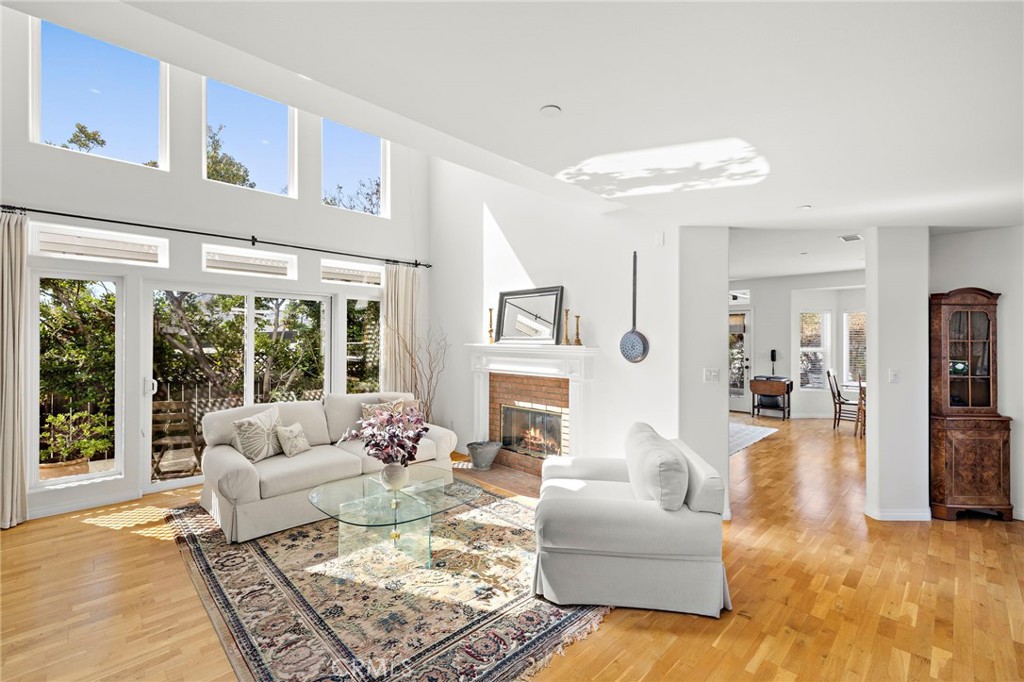 MLS #OC25235642 image #5