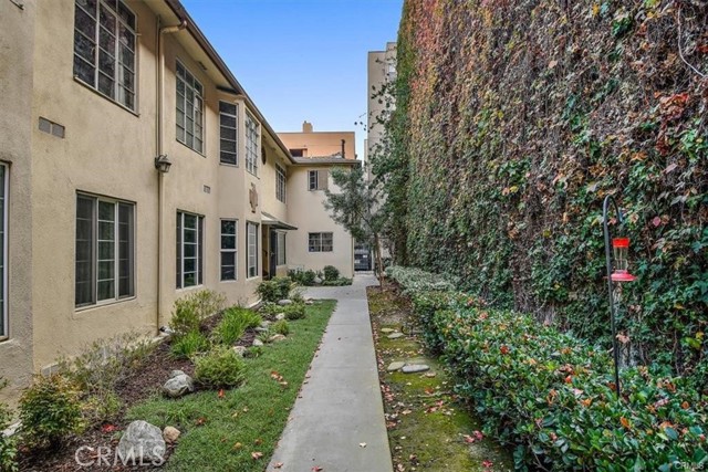 MLS #OC25235657 image #1