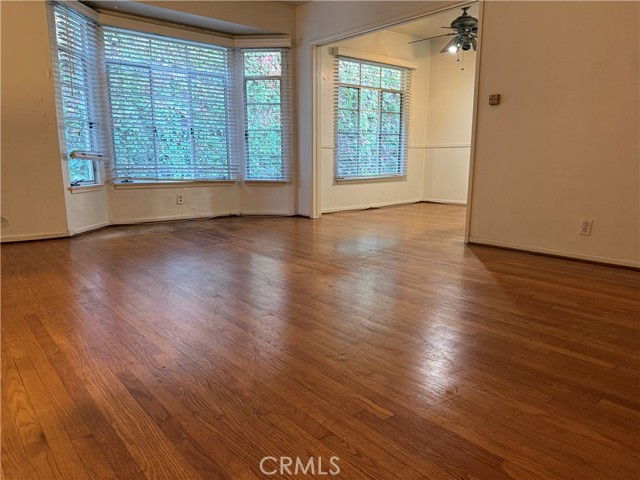 MLS #OC25235657 image #4