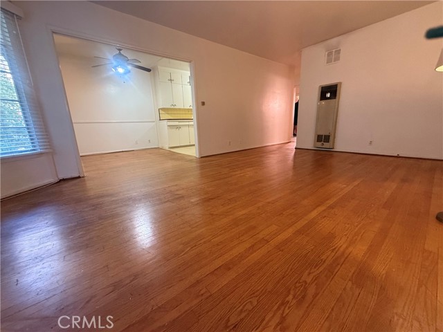 MLS #OC25235657 image #5