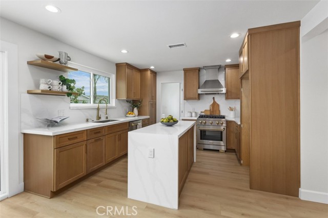 MLS #OC25235744 image #11