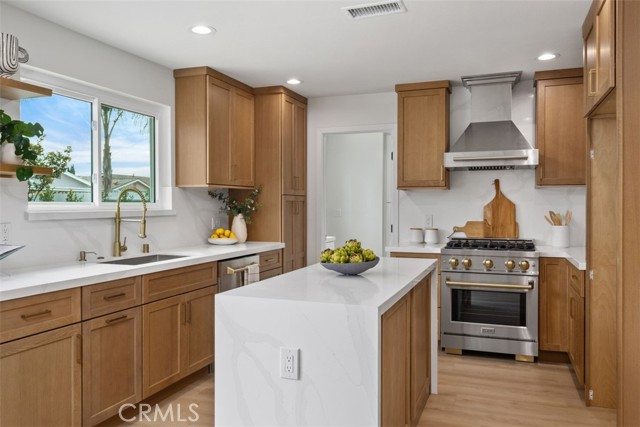 MLS #OC25235744 image #12