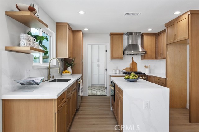 MLS #OC25235744 image #13