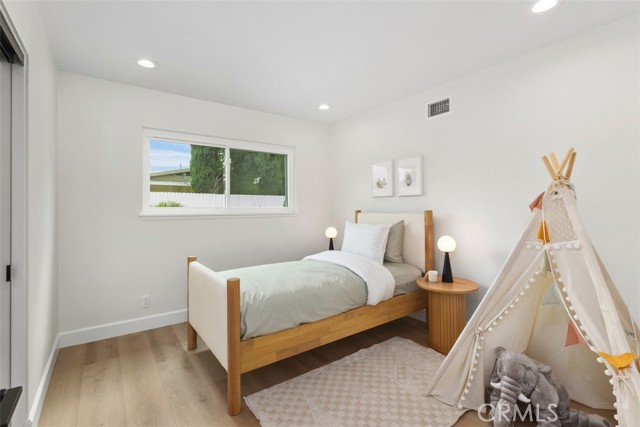 MLS #OC25235744 image #18