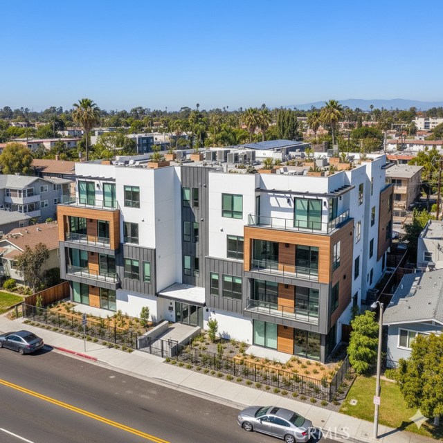 MLS #OC25235828 image #1