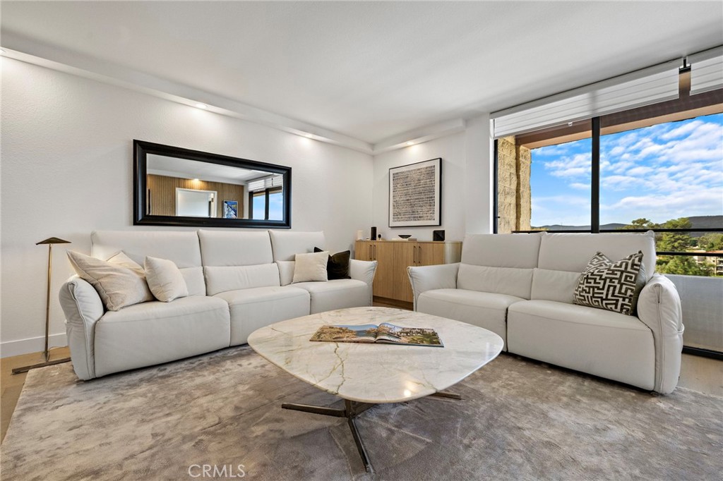 MLS #OC25235861 image #10