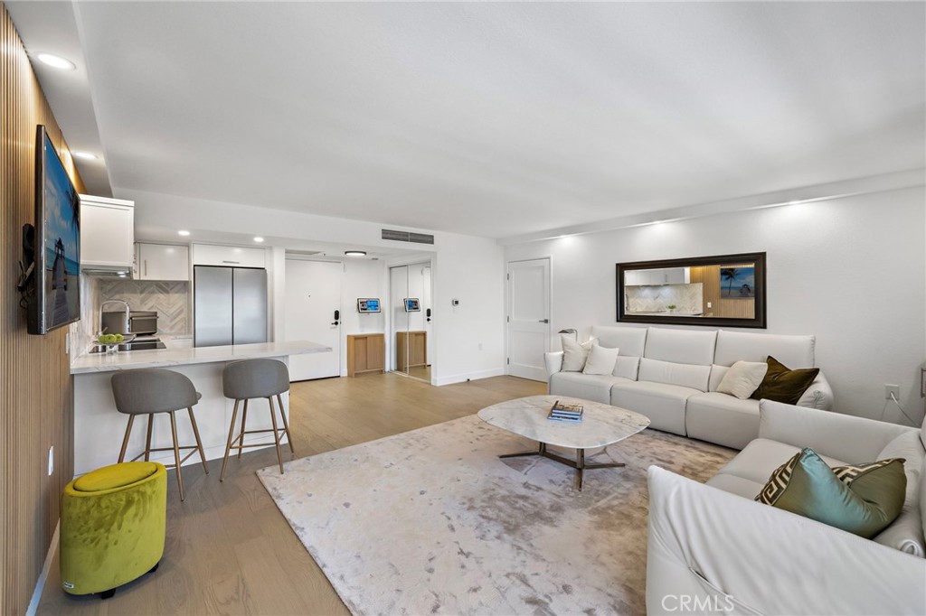 MLS #OC25235861 image #9