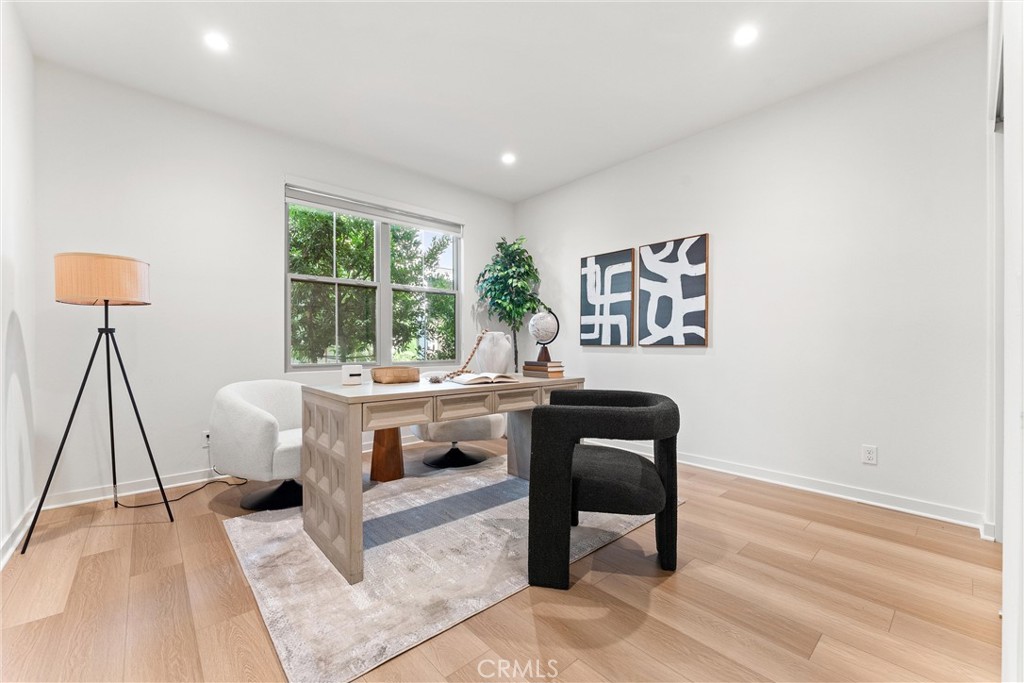 MLS #OC25235932 image #10