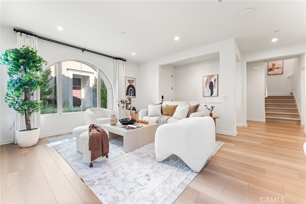 MLS #OC25235932 image #3