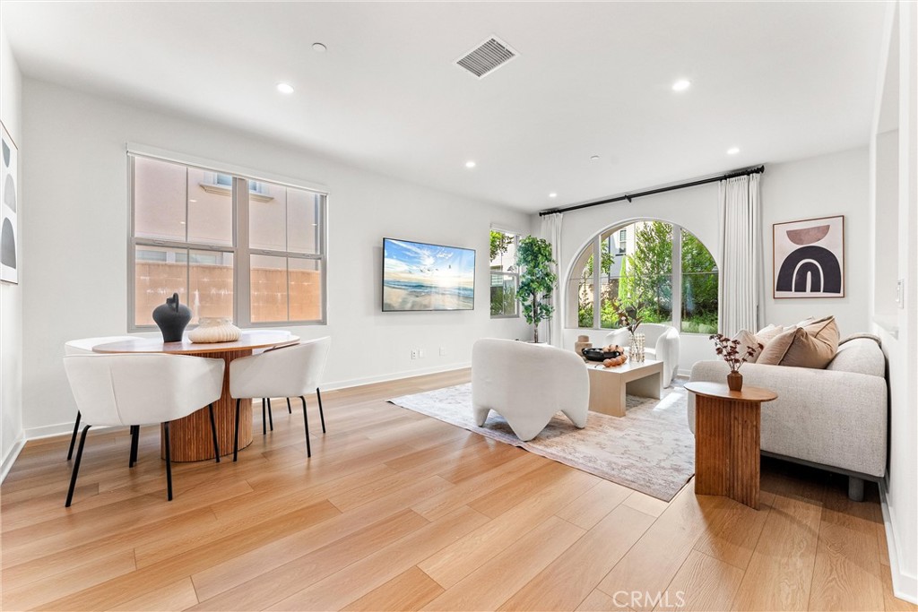 MLS #OC25235932 image #4