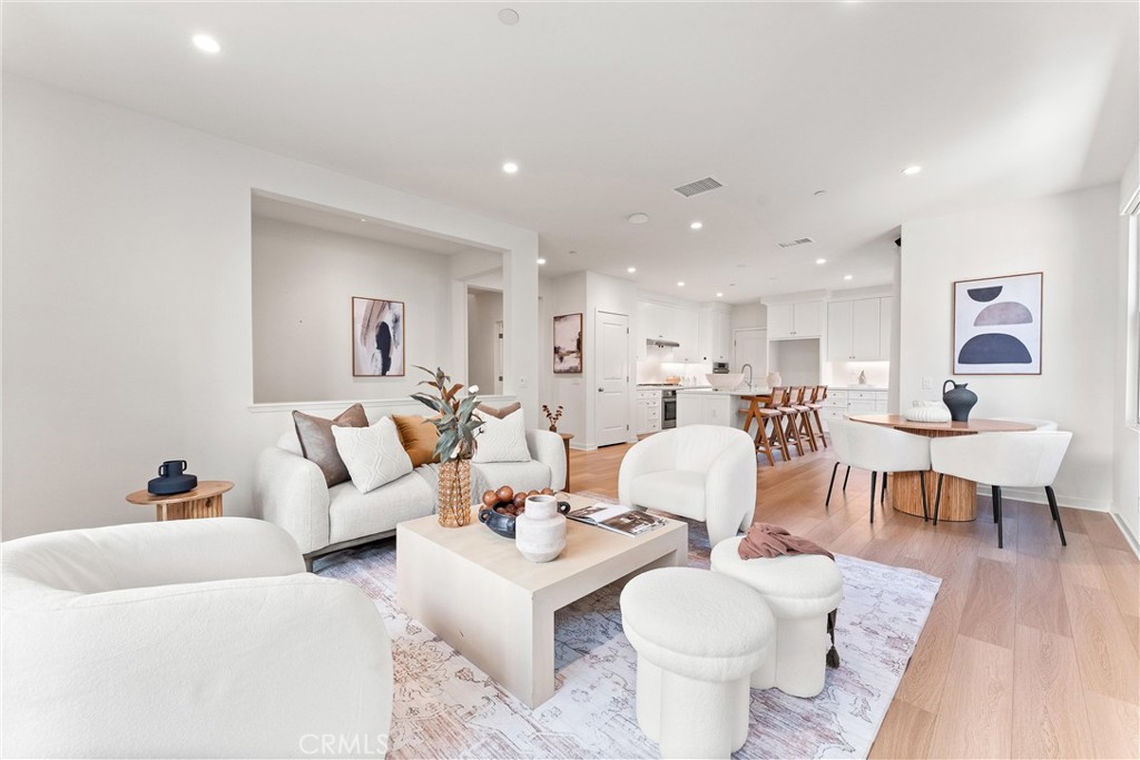 MLS #OC25235932 image #5