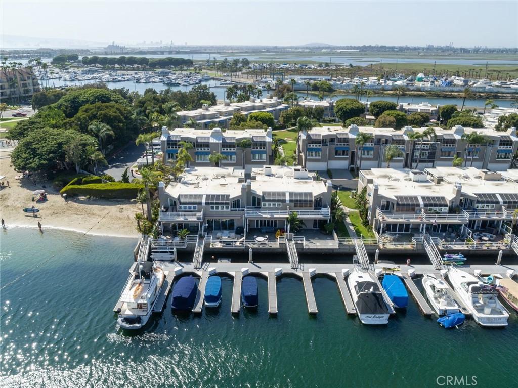 MLS #OC25236011 image #1