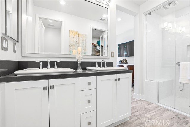 MLS #OC25236018 image #16