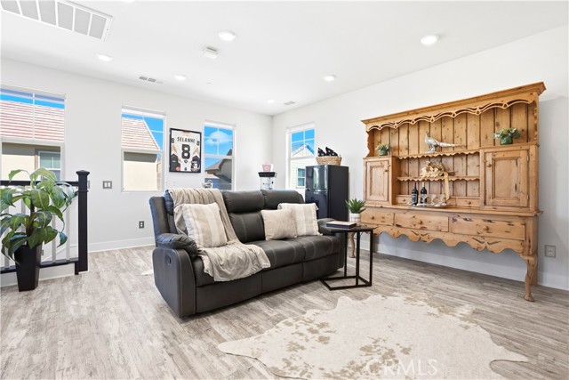 MLS #OC25236018 image #23