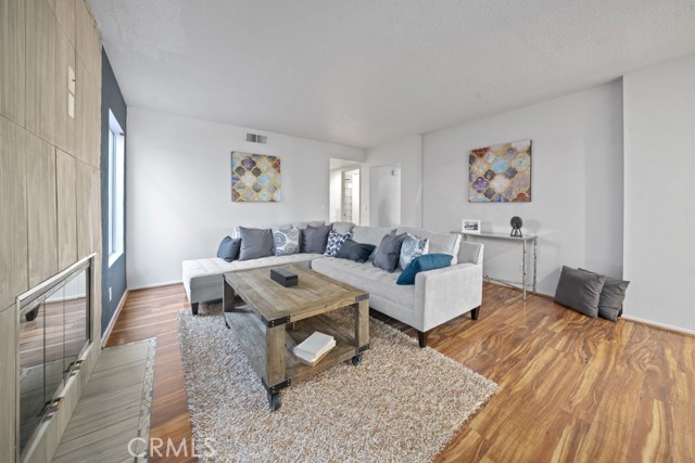 MLS #OC25236050 image #2