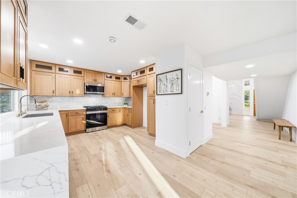 MLS #OC25236120 image #13