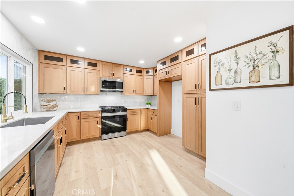 MLS #OC25236120 image #14