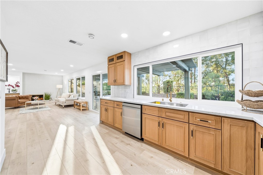 MLS #OC25236120 image #16