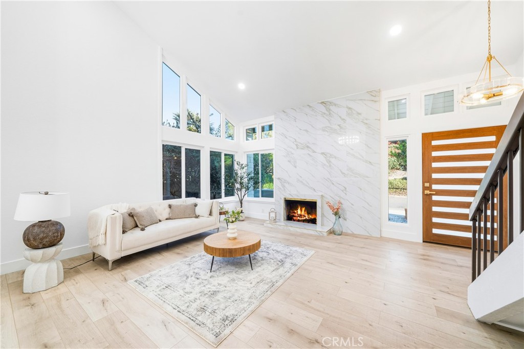 MLS #OC25236120 image #2