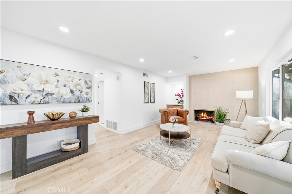 MLS #OC25236120 image #21