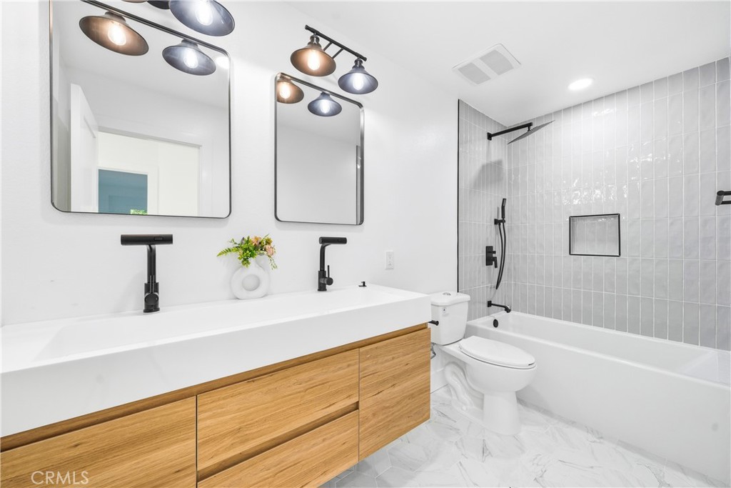 MLS #OC25236120 image #36