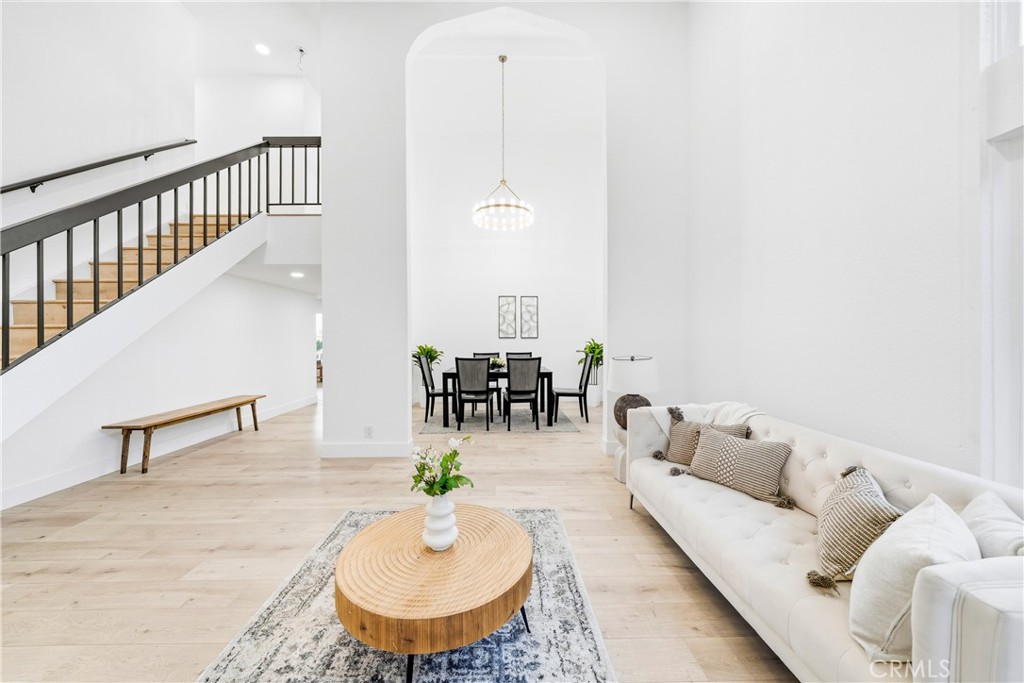 MLS #OC25236120 image #5