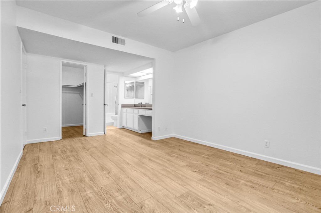 MLS #OC25236133 image #16