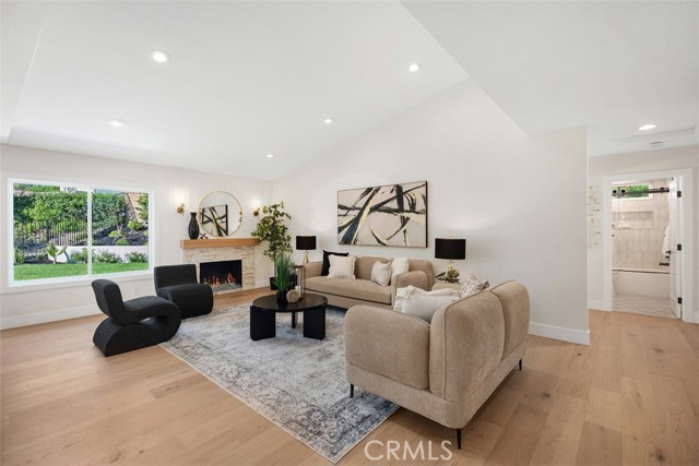 MLS #OC25236177 image #3