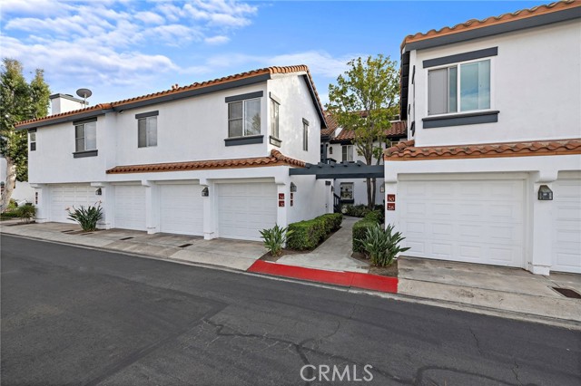 MLS #OC25236179 image #1