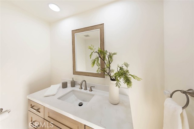 MLS #OC25236198 image #38