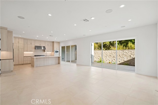 MLS #OC25236320 image #11