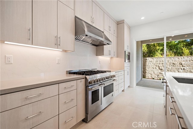 MLS #OC25236320 image #16